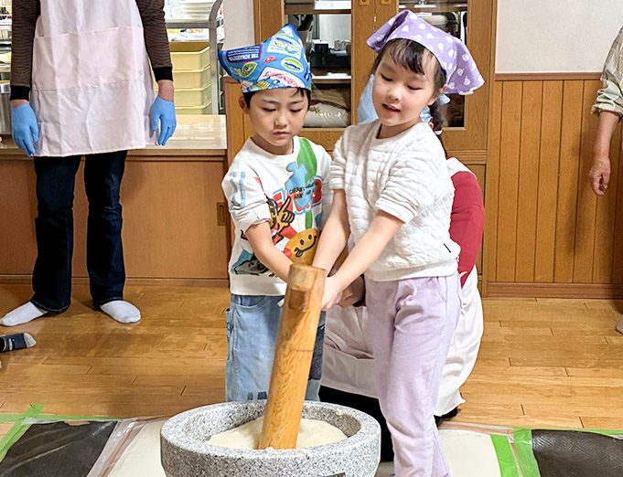 餅つきの様子